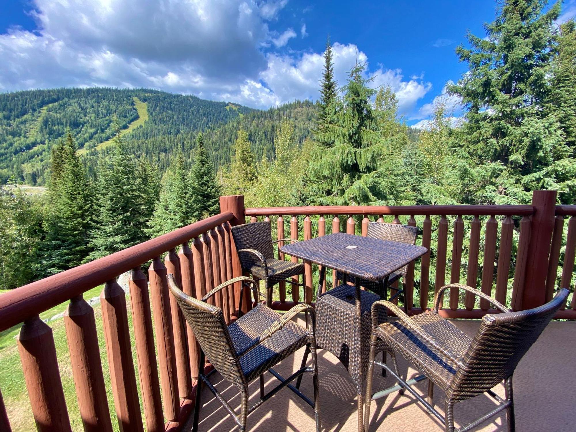 Morrisey Chalet At Sun Peaks Exterior photo