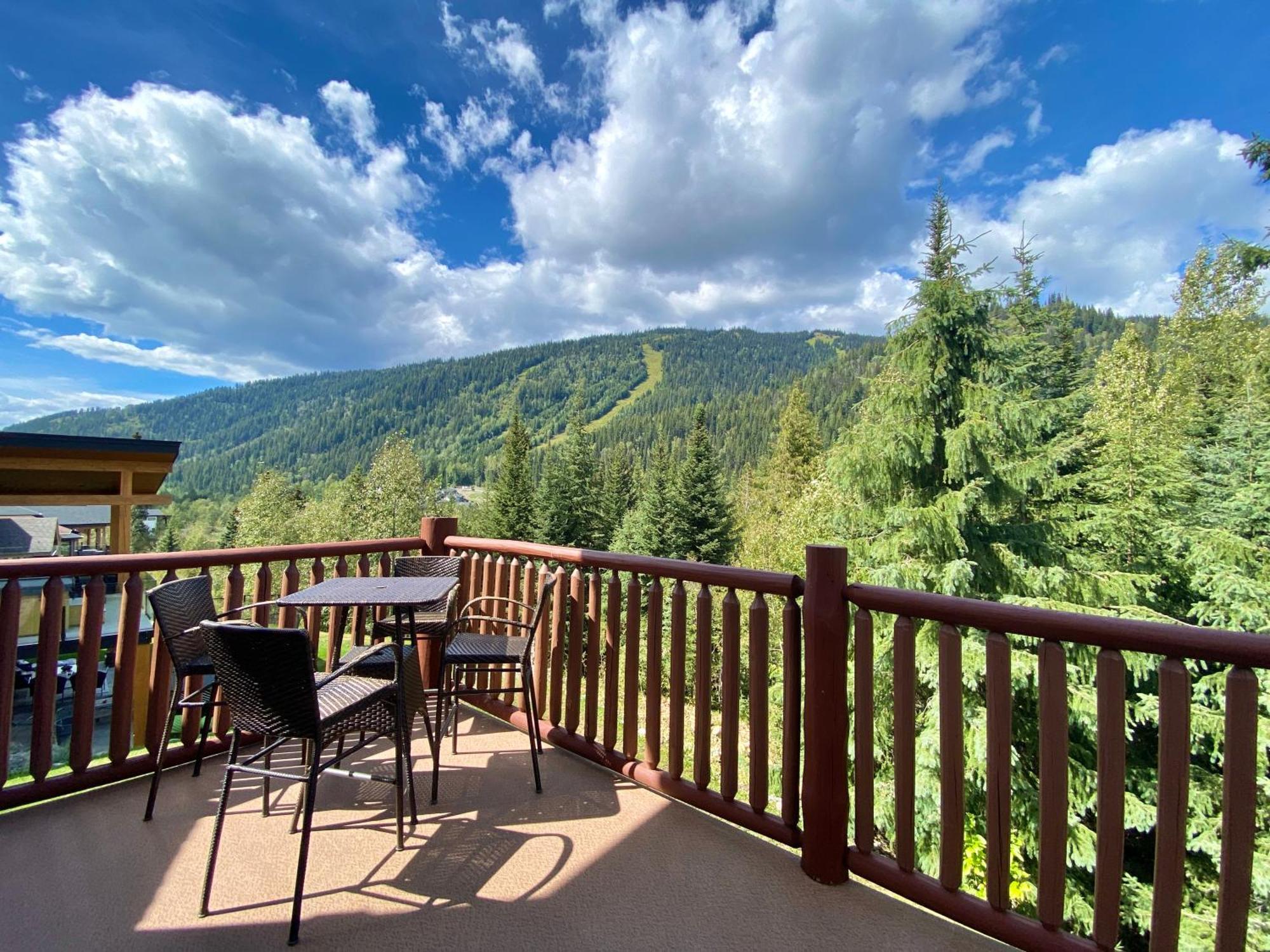 Morrisey Chalet At Sun Peaks Exterior photo